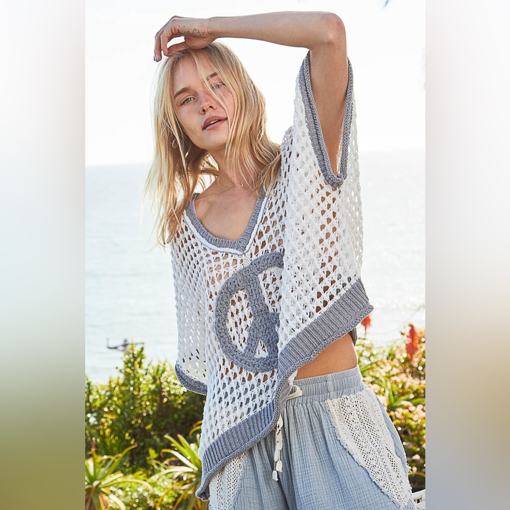 517. Last 1! CLEARANCE POL V neck grey white oversized peace crochet sweater - Picture 3 of 5